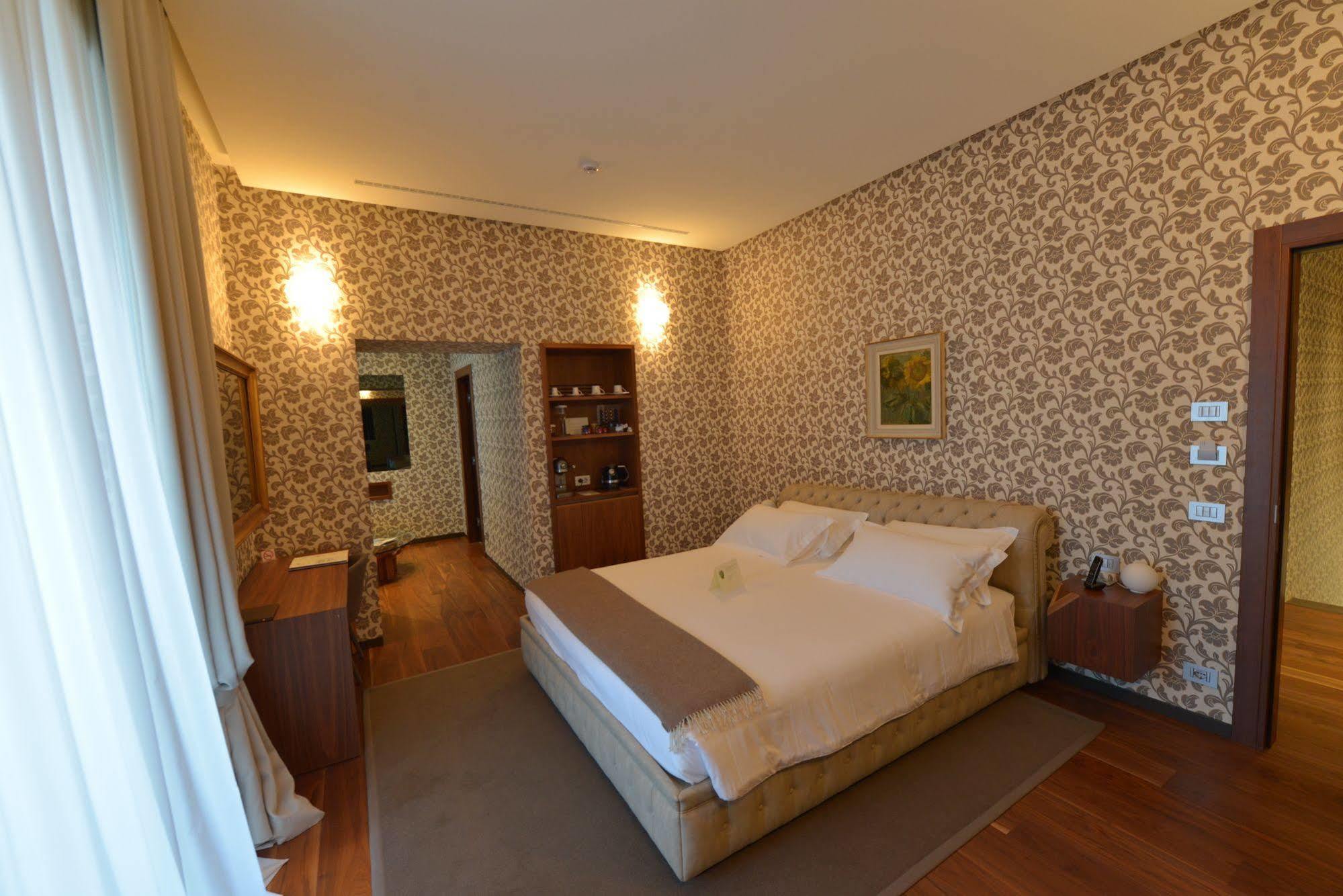 Villa Lario Resort Mandello Mandello del Lario Dış mekan fotoğraf